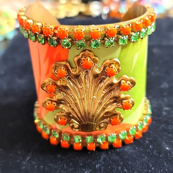 Vintage 1960s bangle - Picture 1 of 7